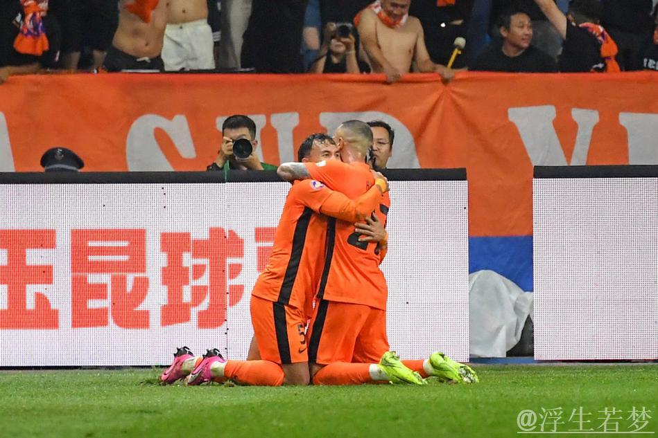 中超-云南玉昆主场告捷 三球击败深圳新鹏城